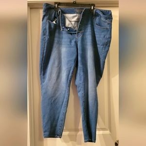 Maurcies Plus Size 22w Short Jeans